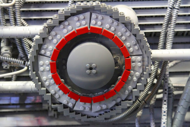 Rolls-Royce unveils 150,000-part LEGO jet engine - Gizmag | New and