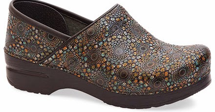 local stores that sell dansko shoes
