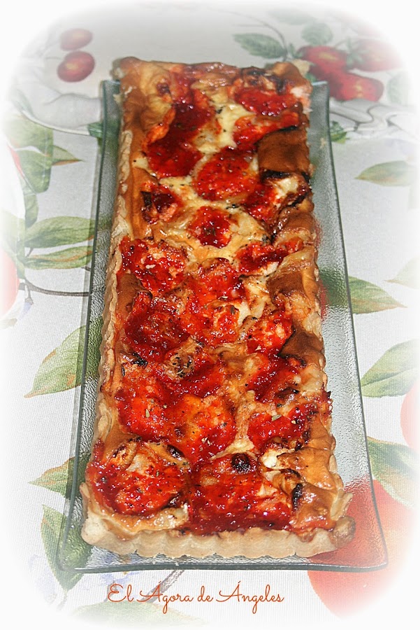 banda salada, queso de cabra, mermelada de pimientos