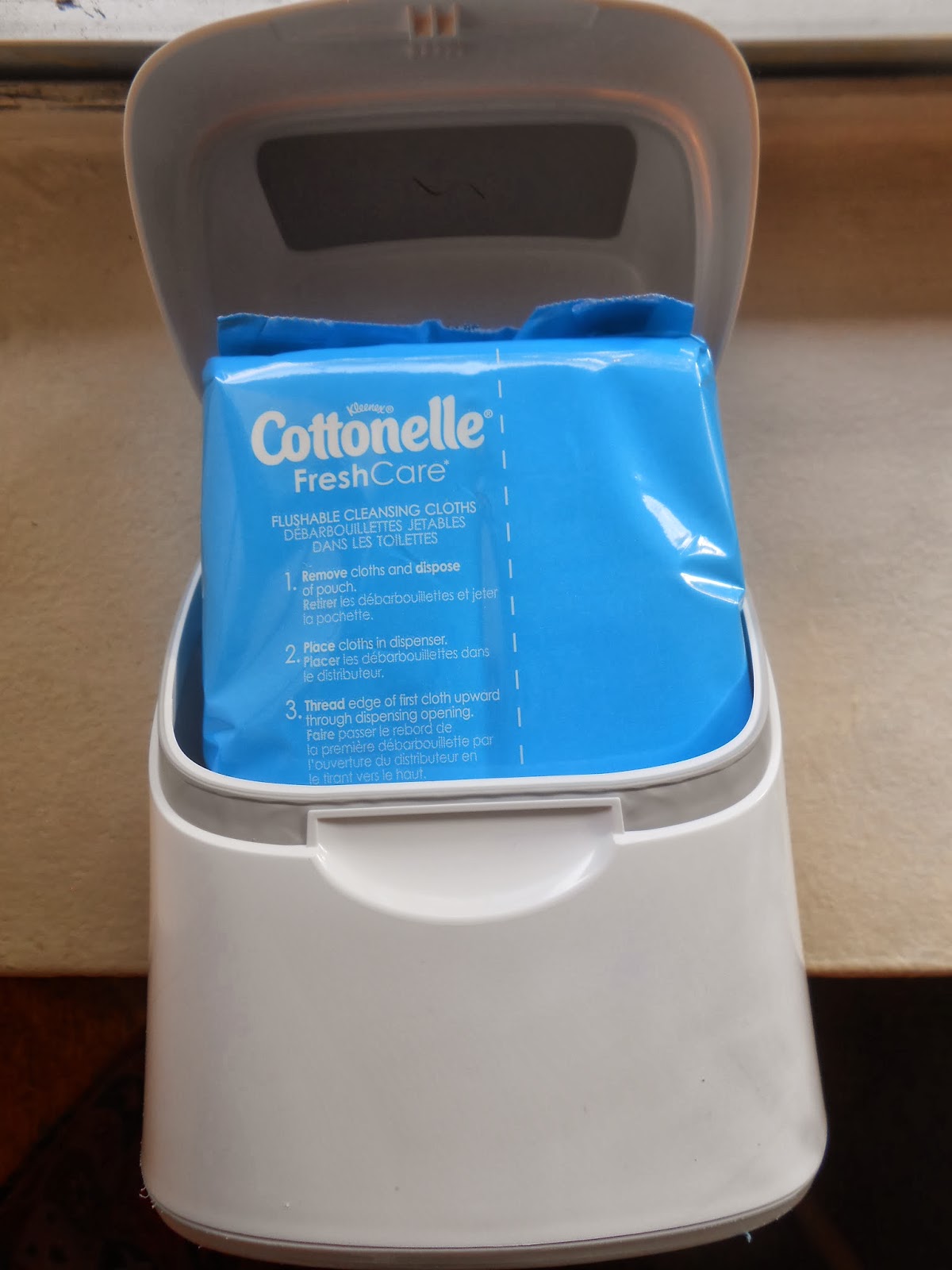 COTTONELLE FLUSHABLE CLEANSING CLOTHS DISPENSER