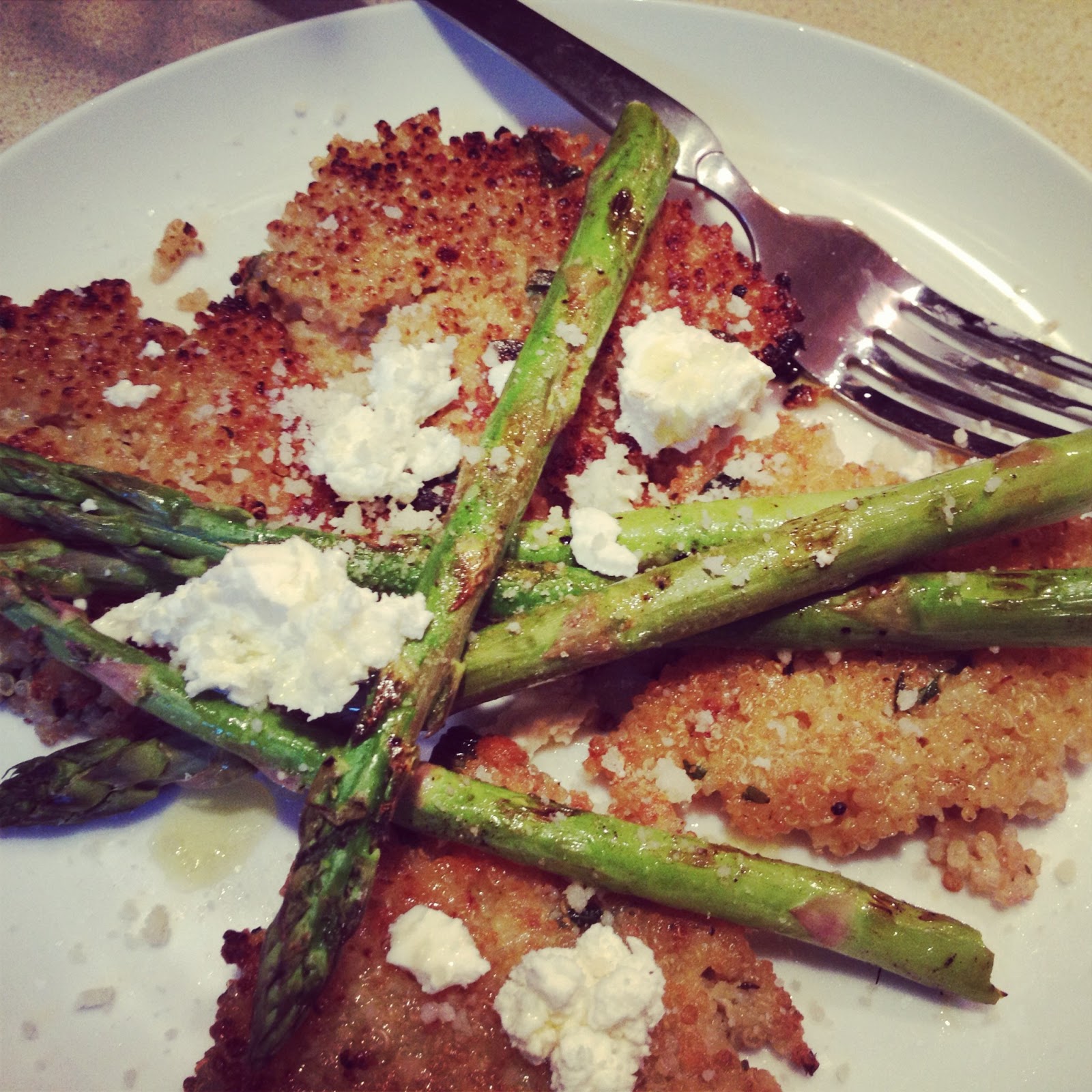 Quinoa Cakes with Grilled Asparagus & Goat Cheese / WHAT JEN DOES