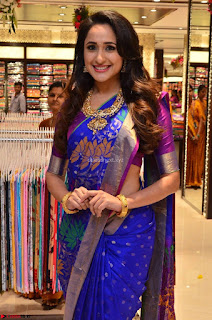 Pragya Jaiswal in colorful Saree looks stunning at inauguration of South India Shopping Mall at Madinaguda ~  Exclusive Celebrities Galleries 012