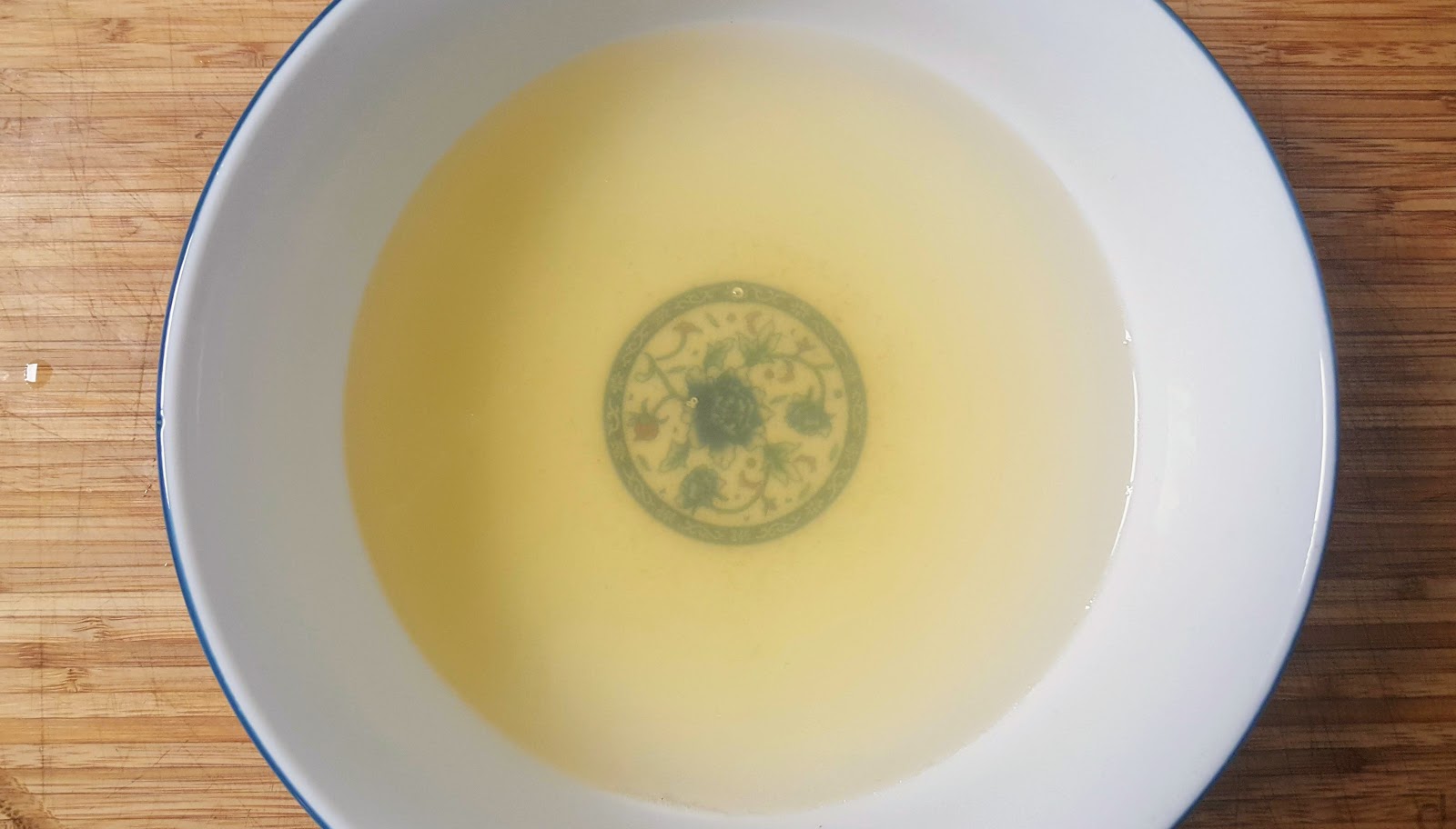 Recette de Bouillon Dashi Kombu, Katsuo, Awase, Iriko et Shiitake Dashi