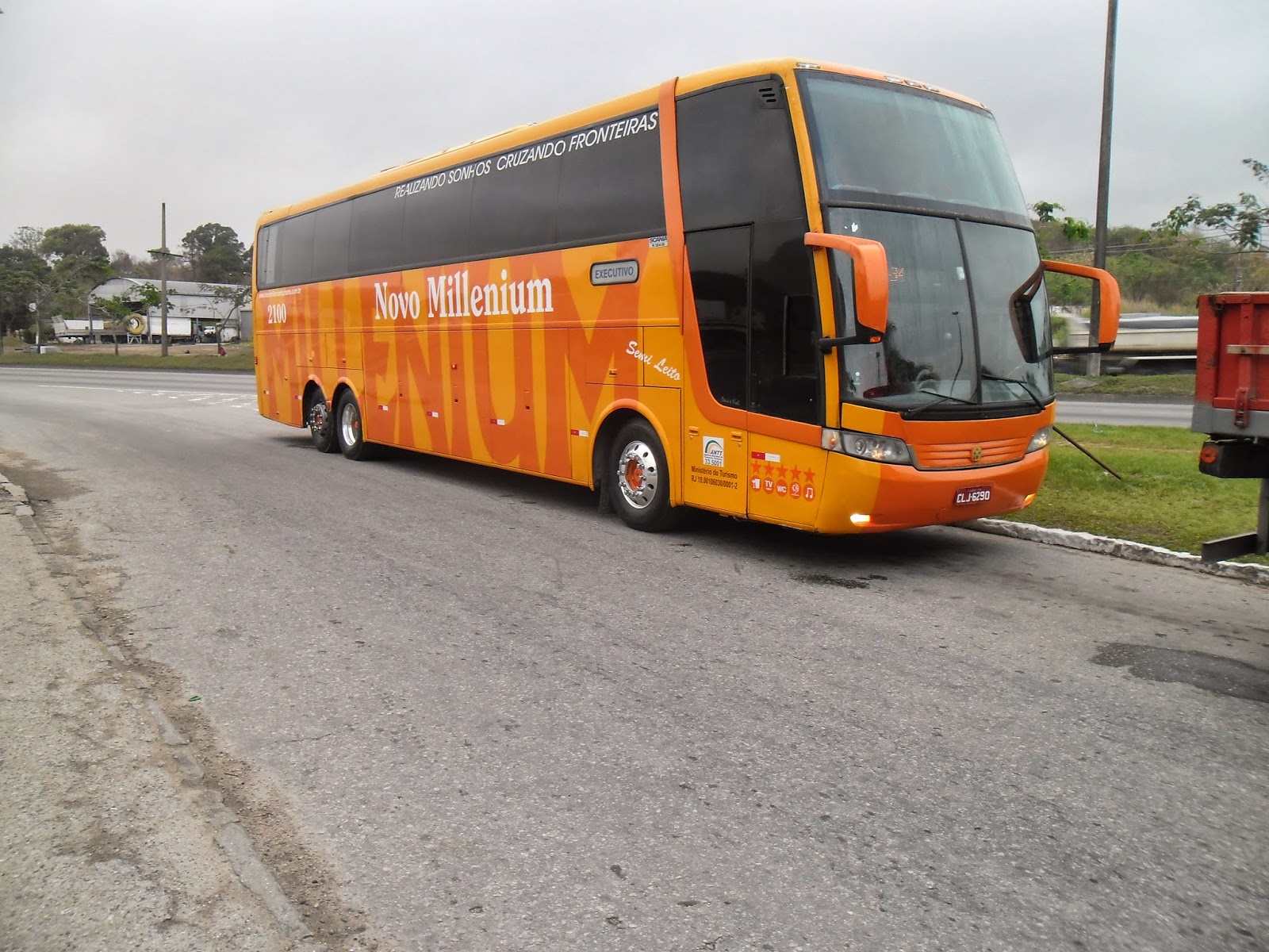 Vitor Otávio Bus: Novo Millenium Turismo