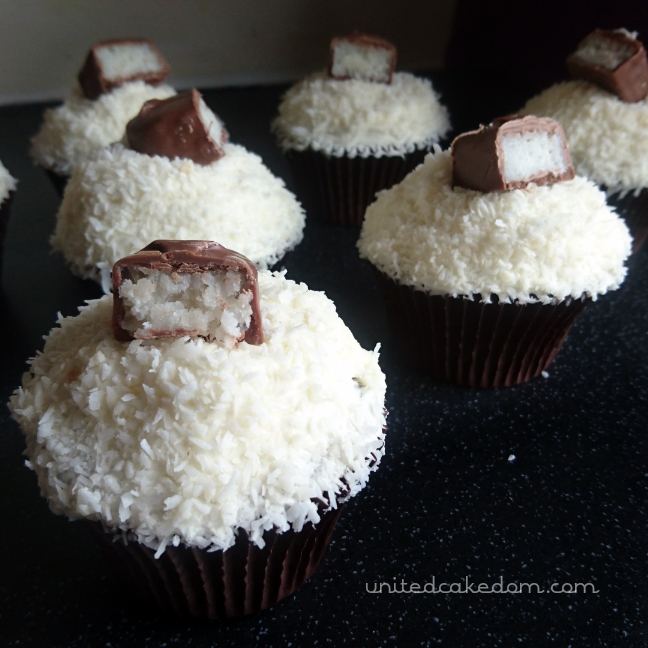 United Cakedom: Bounty Cupcakes - A Birthday Treat!