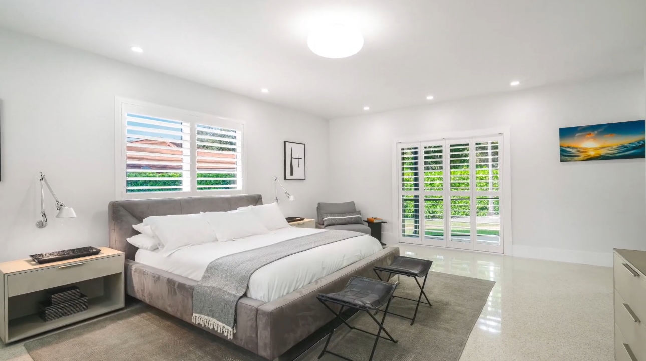 Tour 12050 Moss Ranch Rd, Miami, FL Home vs. 23 Interior Design Photos
