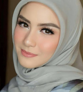 Tips Make Up Yang Tepat Untuk Remaja Wanita Berhijab Untuk Berbagai Acara Tutorial Make Up Hijab Simple Natural
