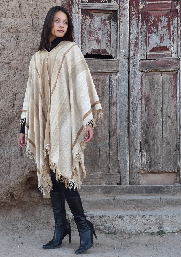 Poncho de Vicuña N° V204 Hilado Fino "Familia Avar Saracho" SOLO POR PEDIDO