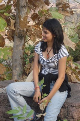HOT INDIAN COLLEGE GIRLS: hot indian college girl show sexy dress