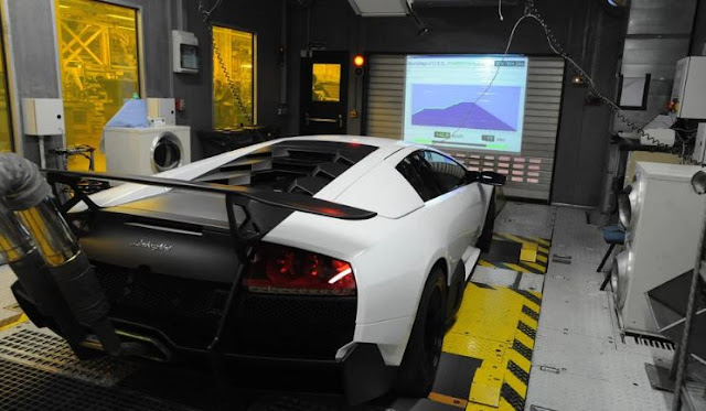 Pengujian komponen mobil Lamborghini