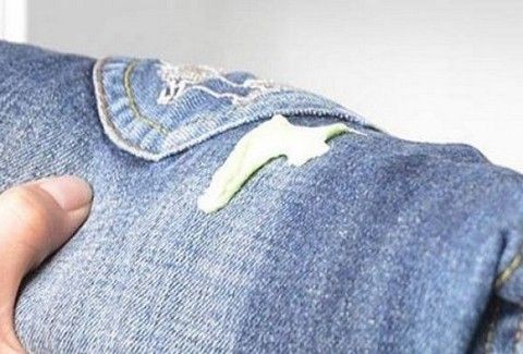 Τρεις τρόποι για να ξεκολλήσετε την τσίχλα από το παντελόνι