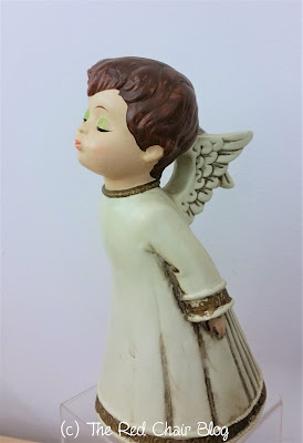 Kissing angel image from The Red Chair Blog