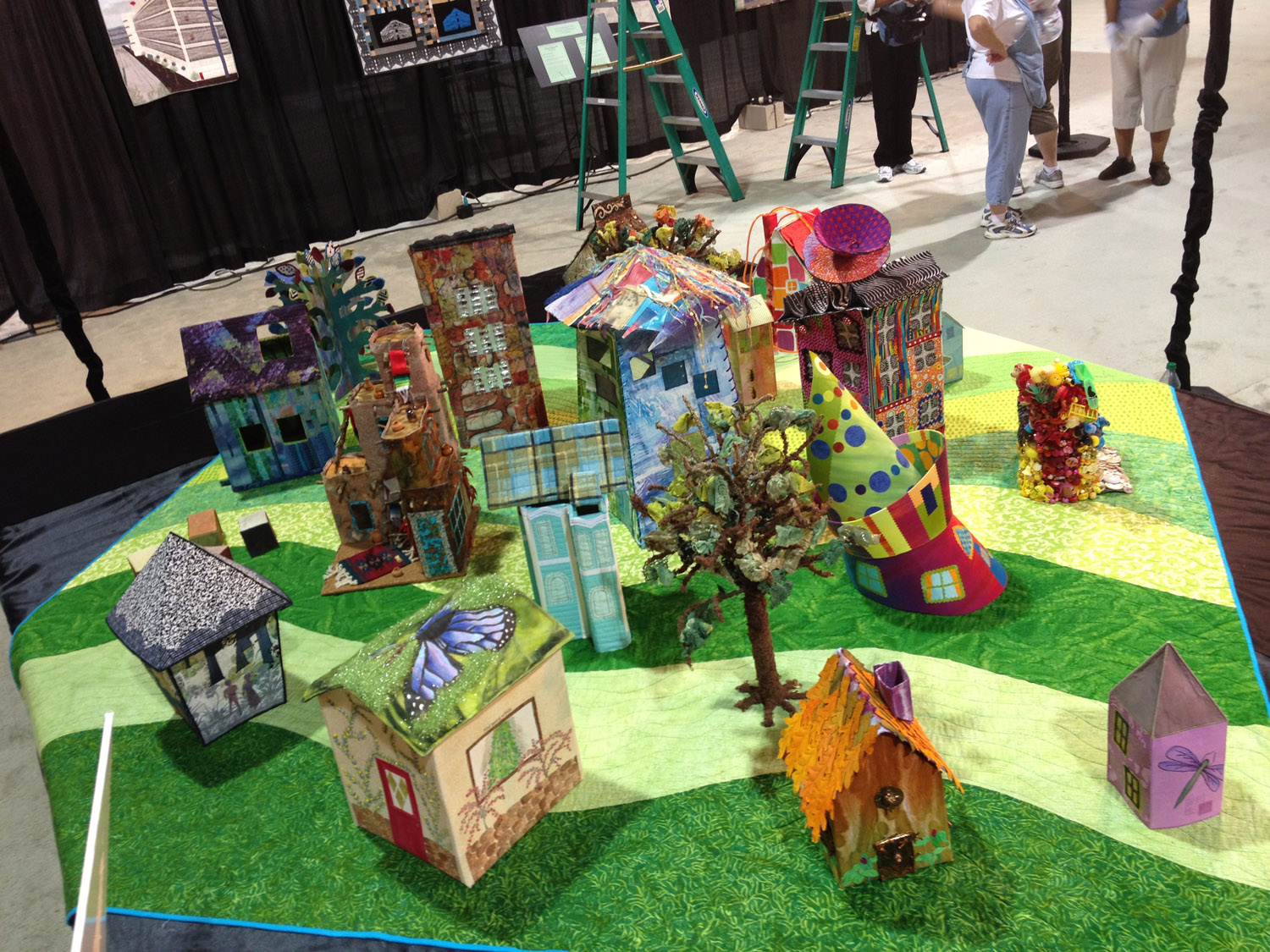 Judy Coates Perez International Quilt Festival Long Beach Preshow Set Up