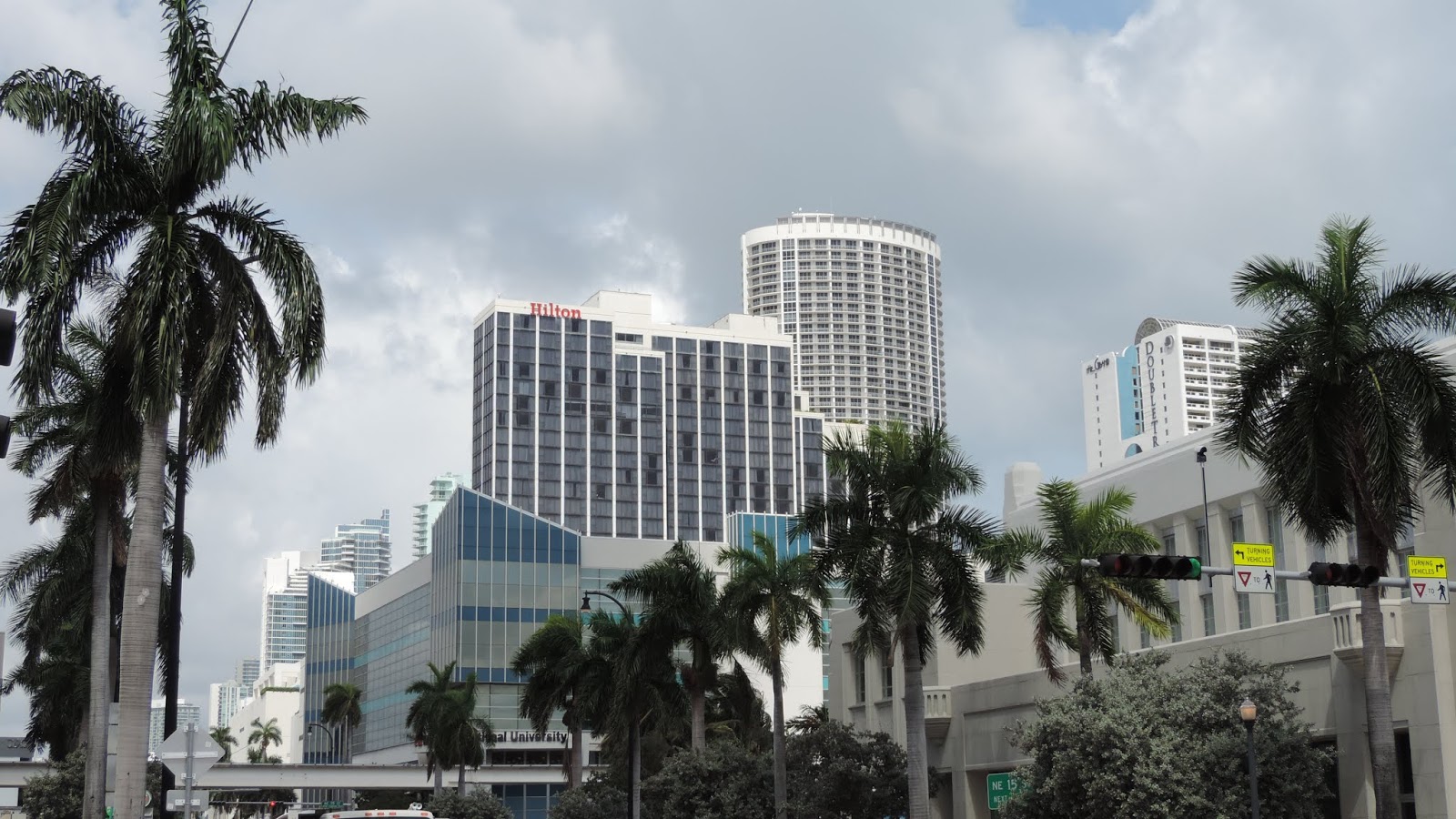 Photo Review Hilton Miami Downtown