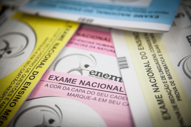 Justiça nega pedido de suspensão e mantém Enem em duas datas diferentes Justiça nega pedido de suspensão e mantém Enem em duas datas diferentes