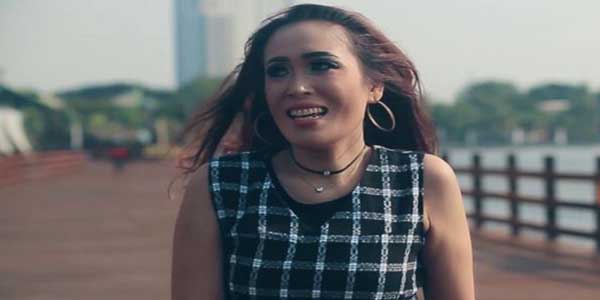 Lirik Lagu Ise Ma Mangapus Ilukkon Dan Artinya