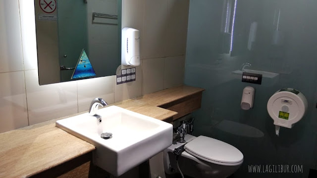 Shower Room Bandara Soekarno Hatta Jakarta