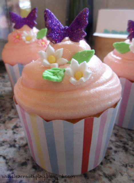 butterfly birthday cake, butterfly cupcake idea, decorated cupcake, butterfly birthday