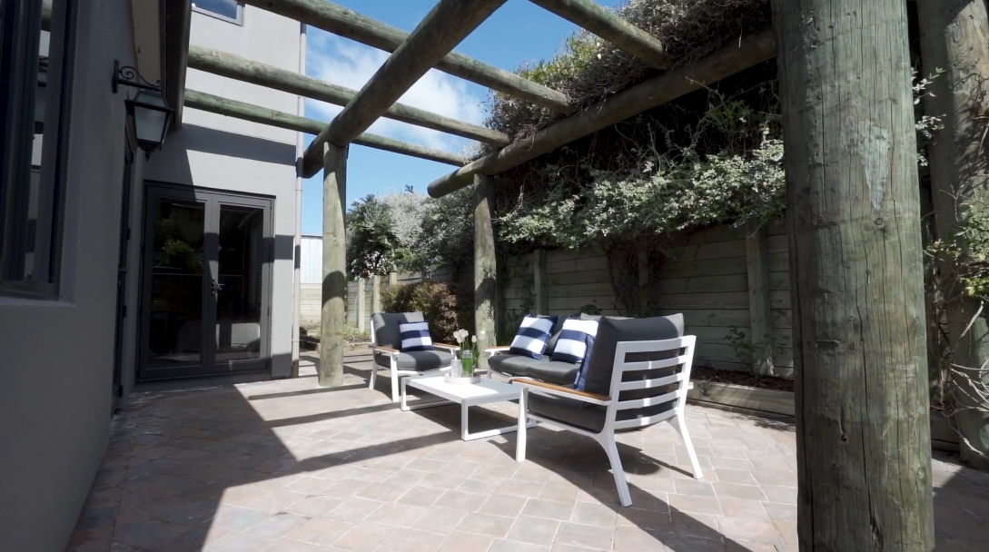 20 Interior Design Photos vs. 5B Te Mata Peak Rd, Havelock North Luxury Home Tour
