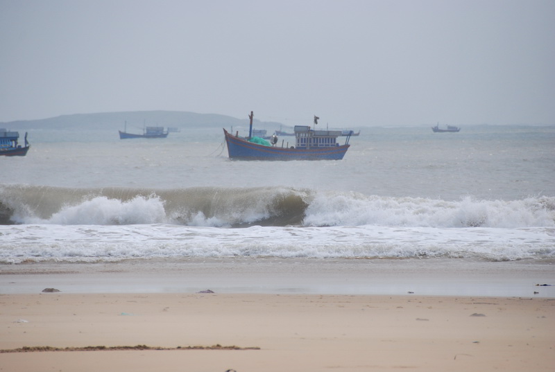 Bãi biển Long Thủy ở Phú Yên