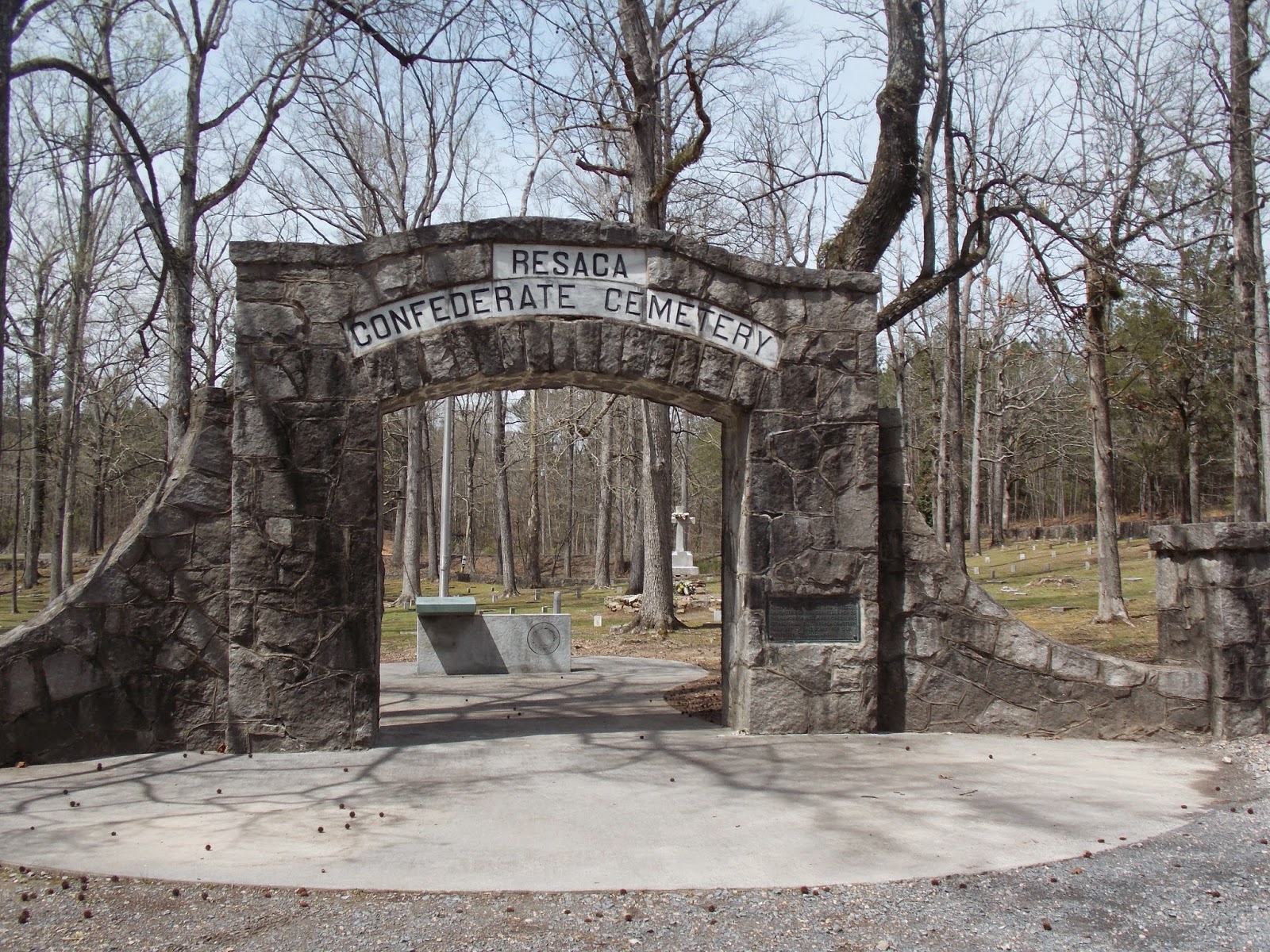 Shadows In the Pines: Ghosts and Legends of the American South: Resaca ...