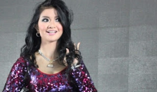 Gina Youbi (sebagai Nyi Blorong) Gina Youbi (sebagai Nyi Blorong)