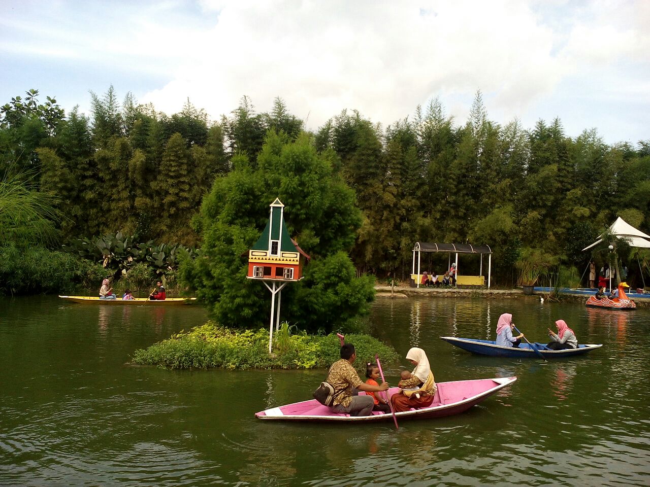 Wisata Unik Kampoeng Tulip Merupakan Destinasi Wisata Baru ...