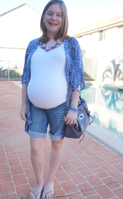 Away From Blue | Third Trimester maternity tank & Shorts, navy kimono and lilac bag