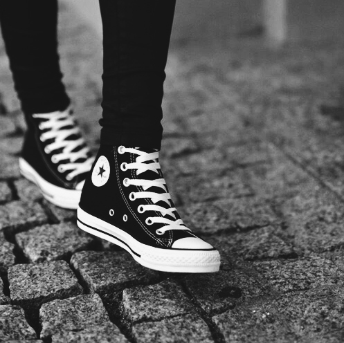 HOW TO STYLE YOUR CONVERSE.