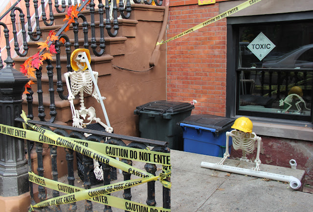 Halloween in Hoboken Guide 2017 | Amazing Halloween Homes to See | Linzer Lane Blog #halloween #hoboken Halloween in Hoboken Guide 2017 | Amazing Halloween Homes to See | Linzer Lane Blog #halloween #hoboken