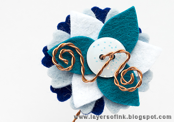 Layers of ink - DIY Wire and Felt Flowers Tutorial by Anna-Karin with the Sizzix Eileen Hull Twist and Style Tool.