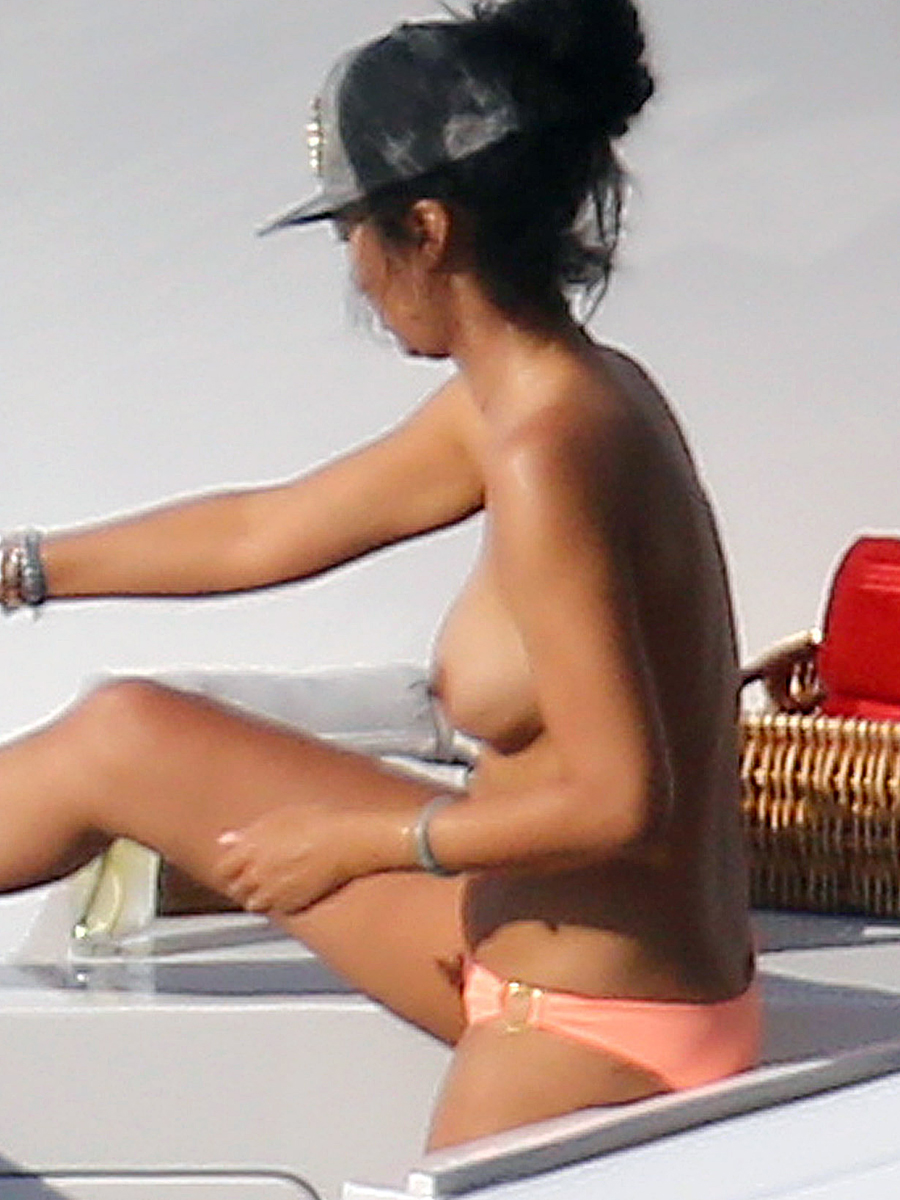 Kimora Lee Simmons Topless Candid Photos On A Yacht In St.Tropez.