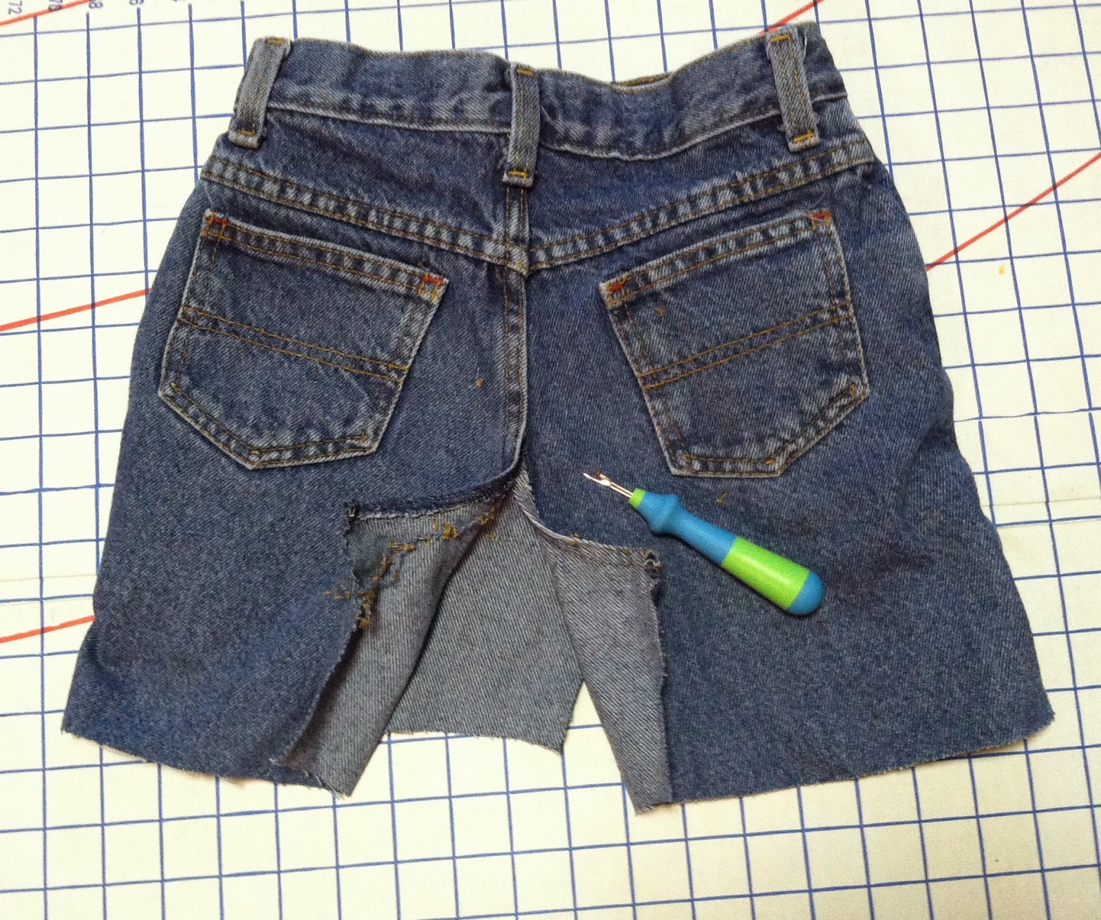 Ms. Nancy's Nook : Upcycle: Child's Lined Tote-Bag from a Pair of Jeans