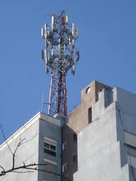 Antenas de Telefonía Celular en las azoteas de los Edificios