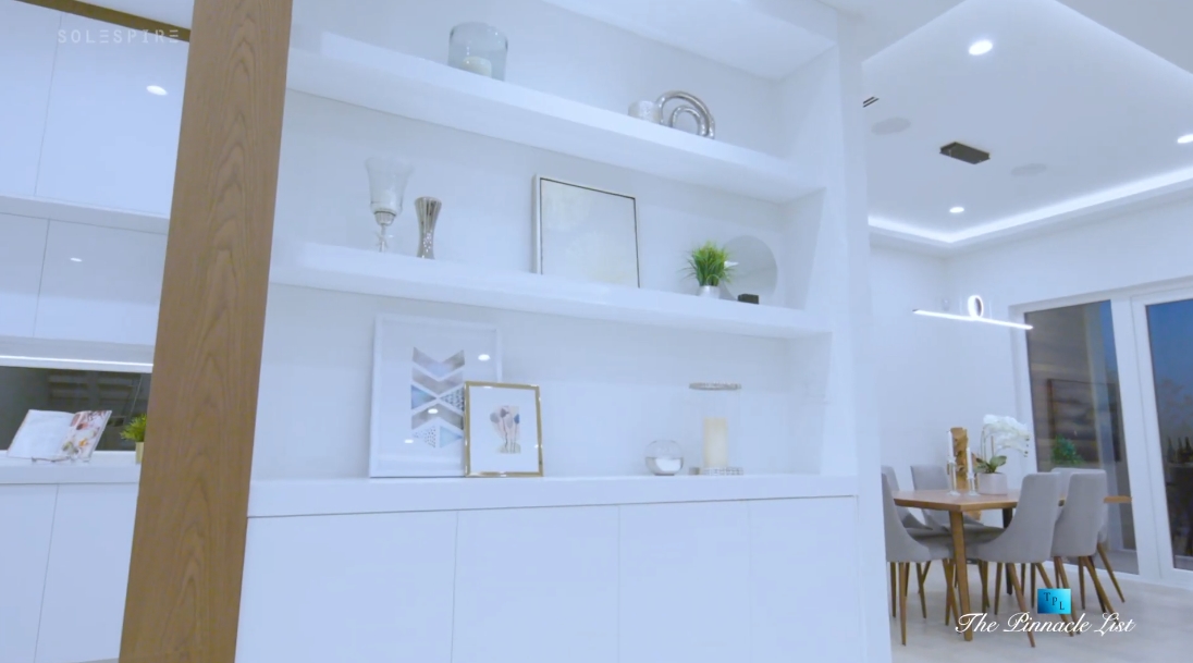 31 Interior Design Photos vs. 822 Cumberland Crescent, North Vancouver Luxury Home Tour