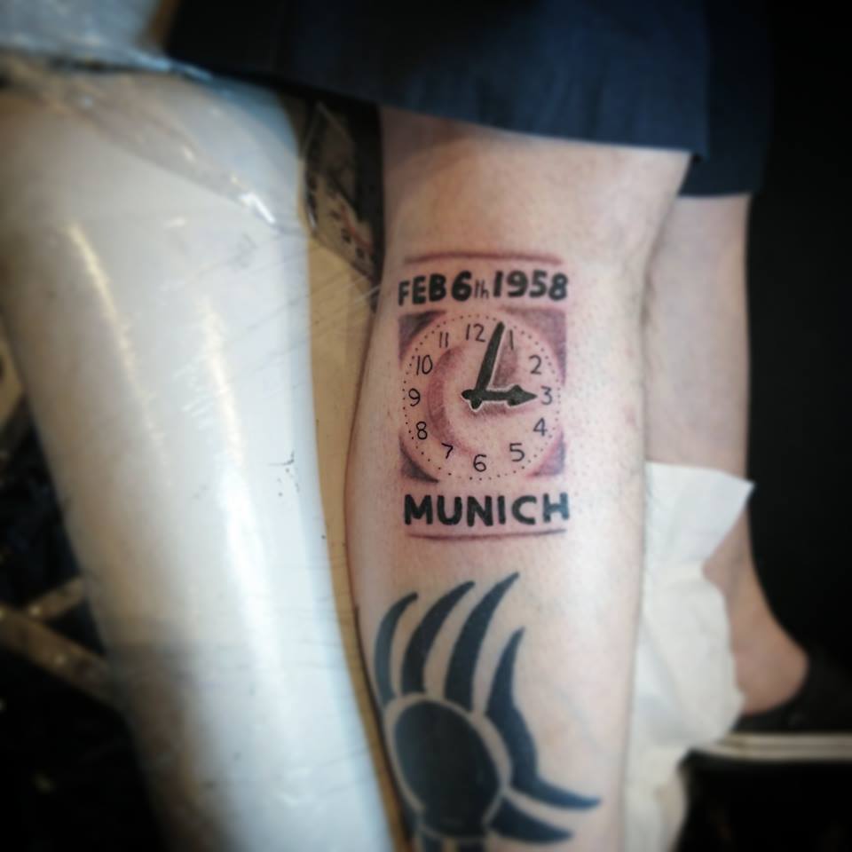 Welcome to my blog of amazing life stories! tattooing and business ethics:  The Manchester United tattoo sleeve