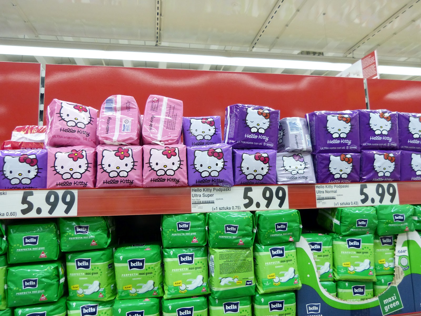 Arsenic naturalnie z przekorą Podpaski Hello Kitty...