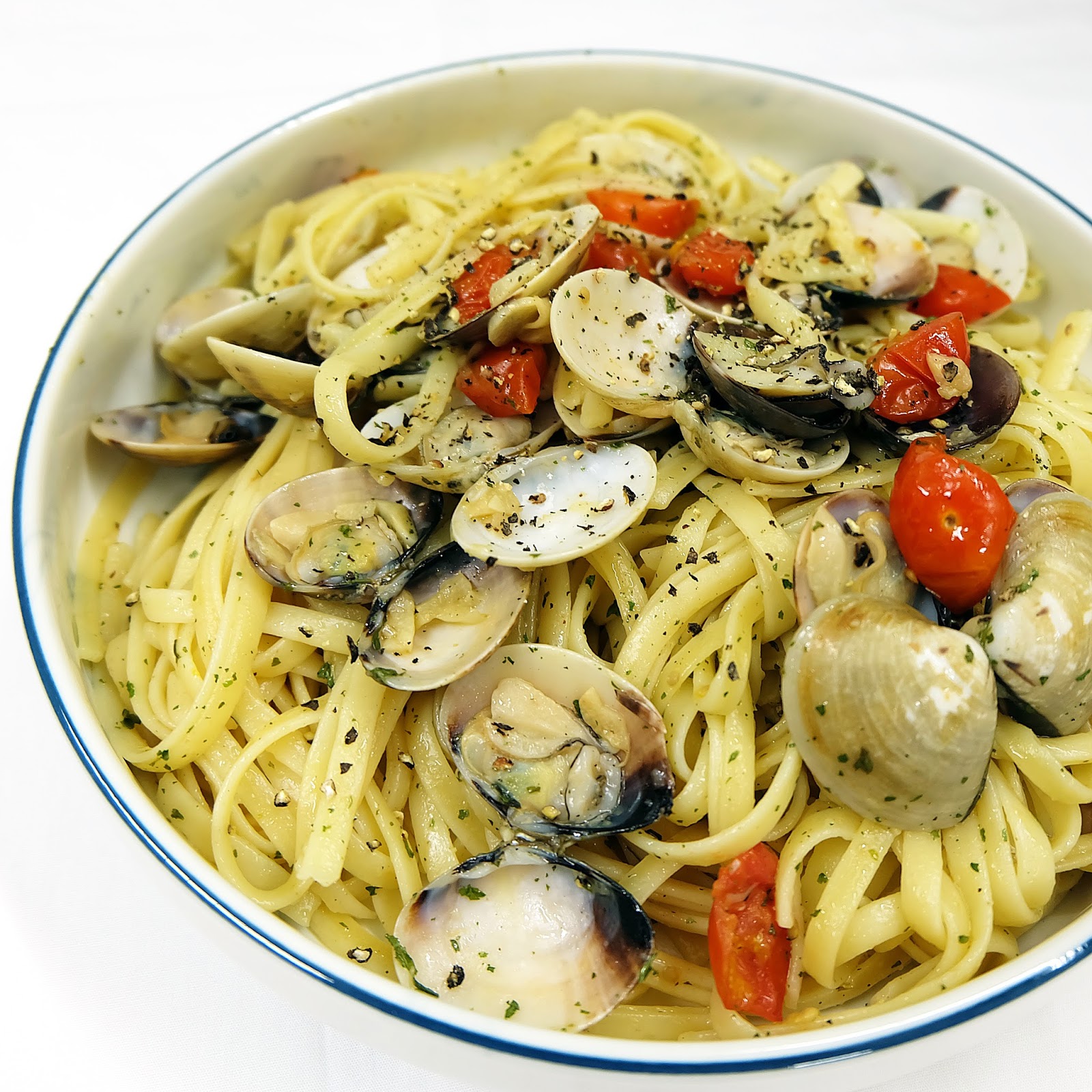 RECIPE LINGUINE AGLIO OLIO WITH CLAMS