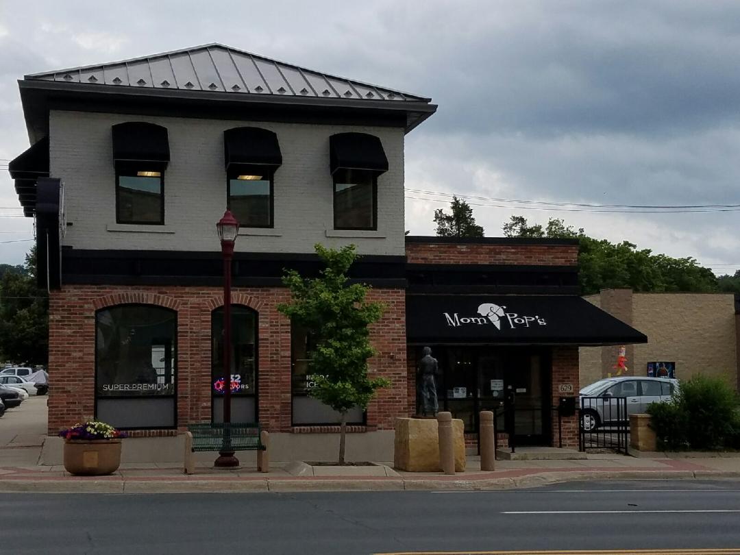 Destination Ice Cream Mom & Pop's, Mankato, MN