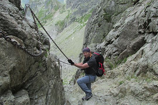 Schodzimy nieco w dół w kierunku Dolinki Pustej.