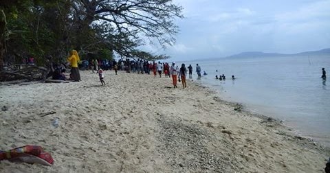 NHIKO SOHILAUW: Pesona Pantai Keter Pulau Gorom