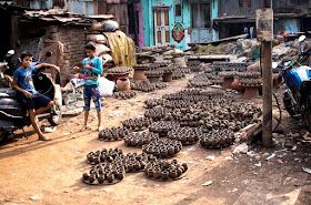 kulhads disposble clay cups kumbharwada dharavi mumbai india potters