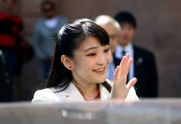 Princess Mako visited the ancient Inca ruins of Machu Picchu in Peru. She visit Koriqancha Temple and Cusco's Cathedral