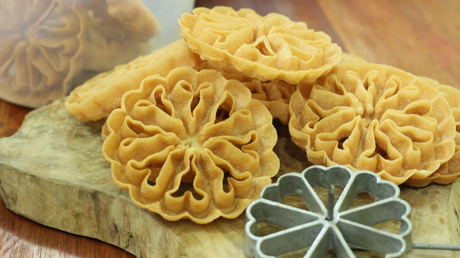 Resep Masakan Indonesia Kue Lentari kembang Goyang Resep Masakan Indonesia Kue Lentari kembang Goyang