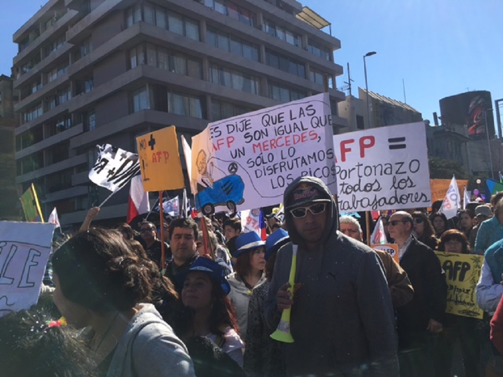 Araucaria LE CHILI MANIFESTE CONTRE LE SYSTÈME DE RETRAITE