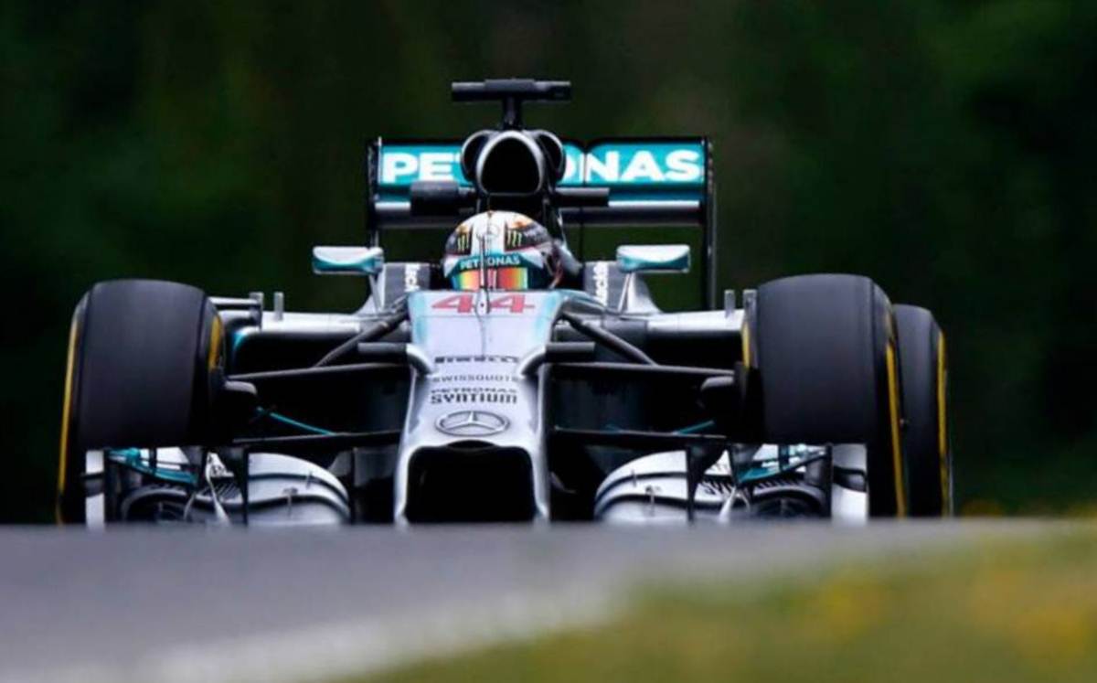Mercedes F1 2014 Lewis Hamilton