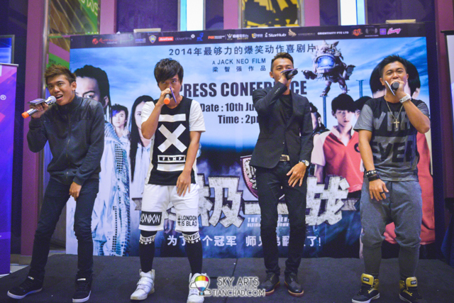 The official theme song of The Lion Men: Ultimate Showdown was performed together by the four young star "我们是兄弟"
