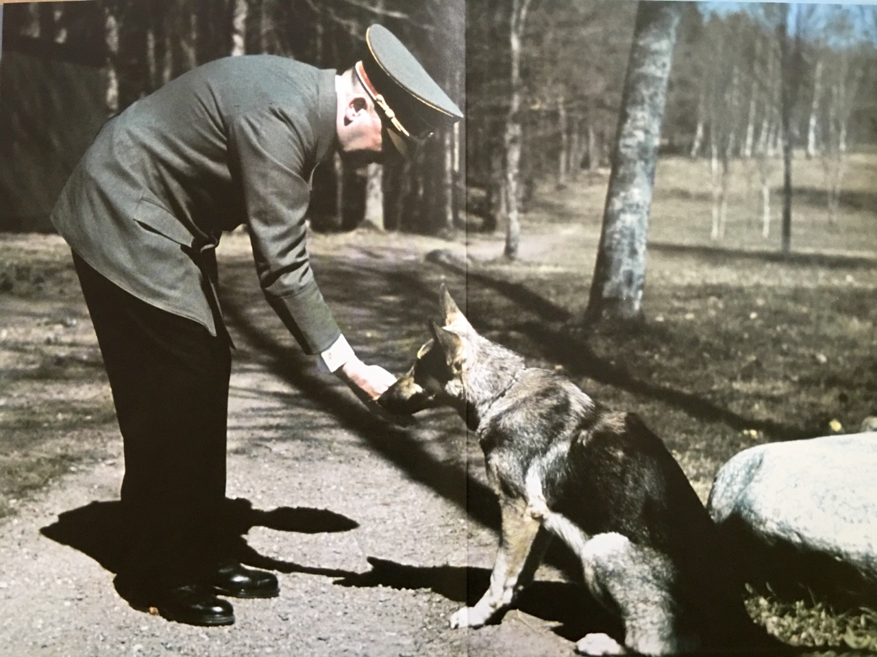 20 Vintage Photographs of Adolf Hitler and His Beloved Dog Blondi