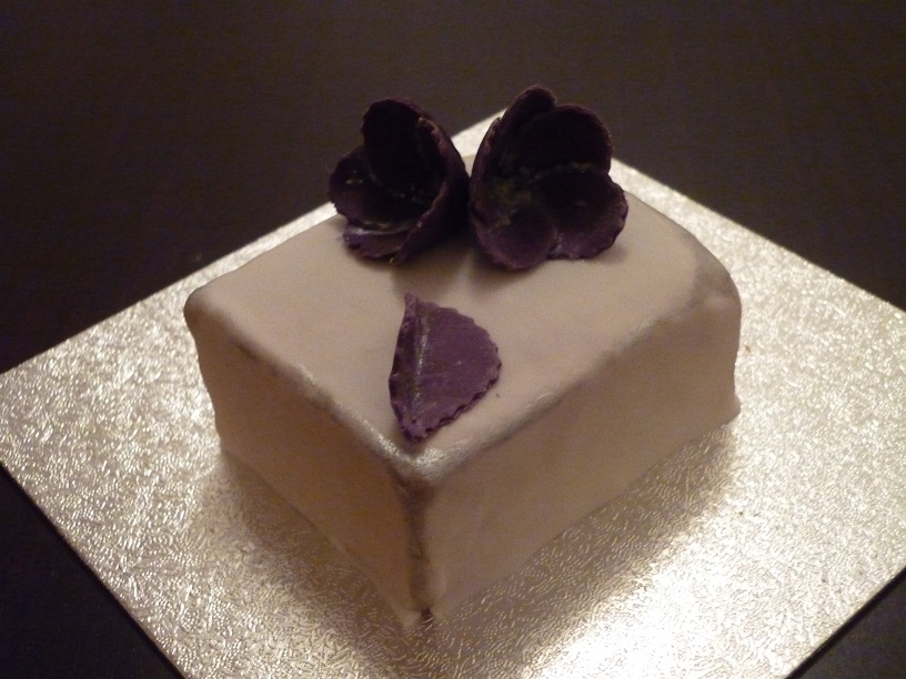 Marzipan's Cakes Sugar flowers 6/2/11