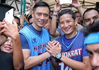 AHY dan Sandiaga Uno Main Basket Sambil Bahas Materi Debat Malam Ini AHY dan Sandiaga Uno Main Basket Sambil Bahas Materi Debat Malam Ini
